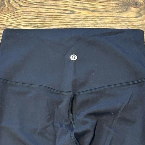 Lululemon Athletica Wonder Under Black Capri Leggings - Picture 3 of 6
